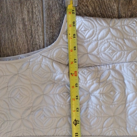 Allison Daley Women's Light Grey Quilted Vest, Size 10 Petite. - Picture 9 of 11